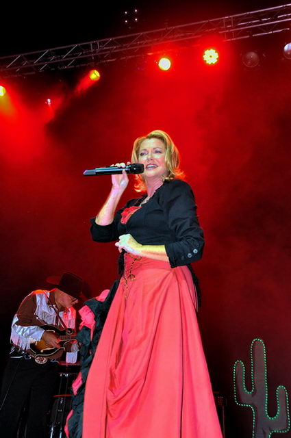 Country   018.jpg